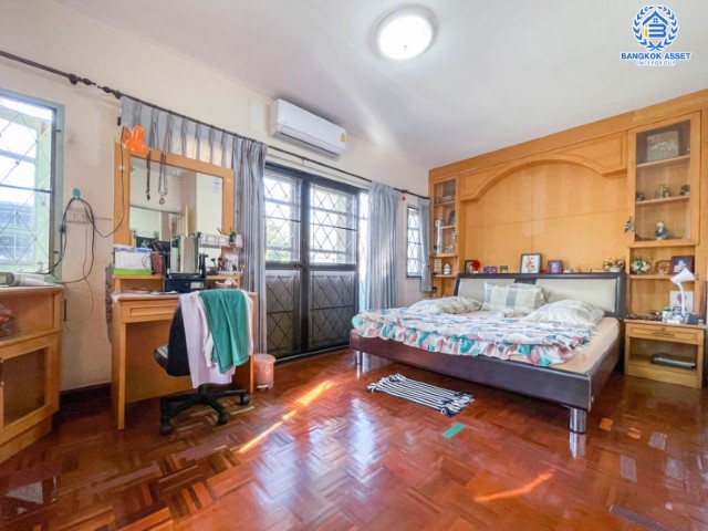 *****ทาวน์เฮ้าส์มือสองย่านกรุงเทพมหานคร ม.ซื่อตรง39 สุขาภิบาล 1 หลังมุม! เนื้อที่กว้างขวางสุดขีดถึง 30 ตร.ว. ฟังก์ชัน 3 ห้องนอน 2 ห้องน้ำ 1 ที่จอดรถ บ้านสภาพดี พื้นที่ใช้สอยเยอะ บนทำเลศักยภาพเชื่อมต่อถ.นวมินทร์, ถ.รัชดา-รามอินทรา, ถ.กาญนาภิเษก ในราคาดีสุดในย่าน!